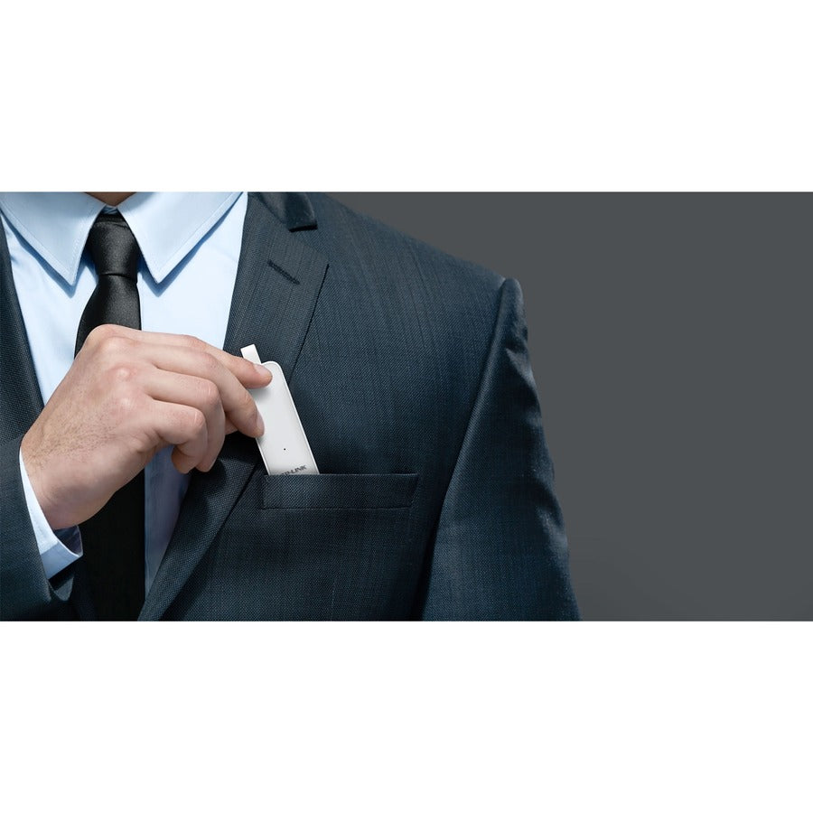 USB 3.0 to Gigabit Ethernet Adapter, 1 port USB 3.0 connector and 1 port Ethernet port