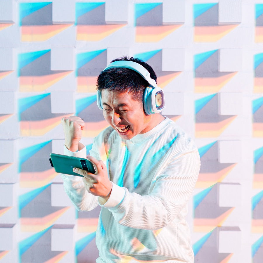 Astro A30 WIRELESS HEADSET-WHITE PS, 12.06 oz, A30 Gaming Headset LIGHTSPEED USB-A Transmitter Removable Boom Microphone 1.5 m 3.5mm Analog Cable 1.5 m USB-C To USB-A Charge Cable A30 Headset Case, Bluetooth/RF, Rechargeable Battery