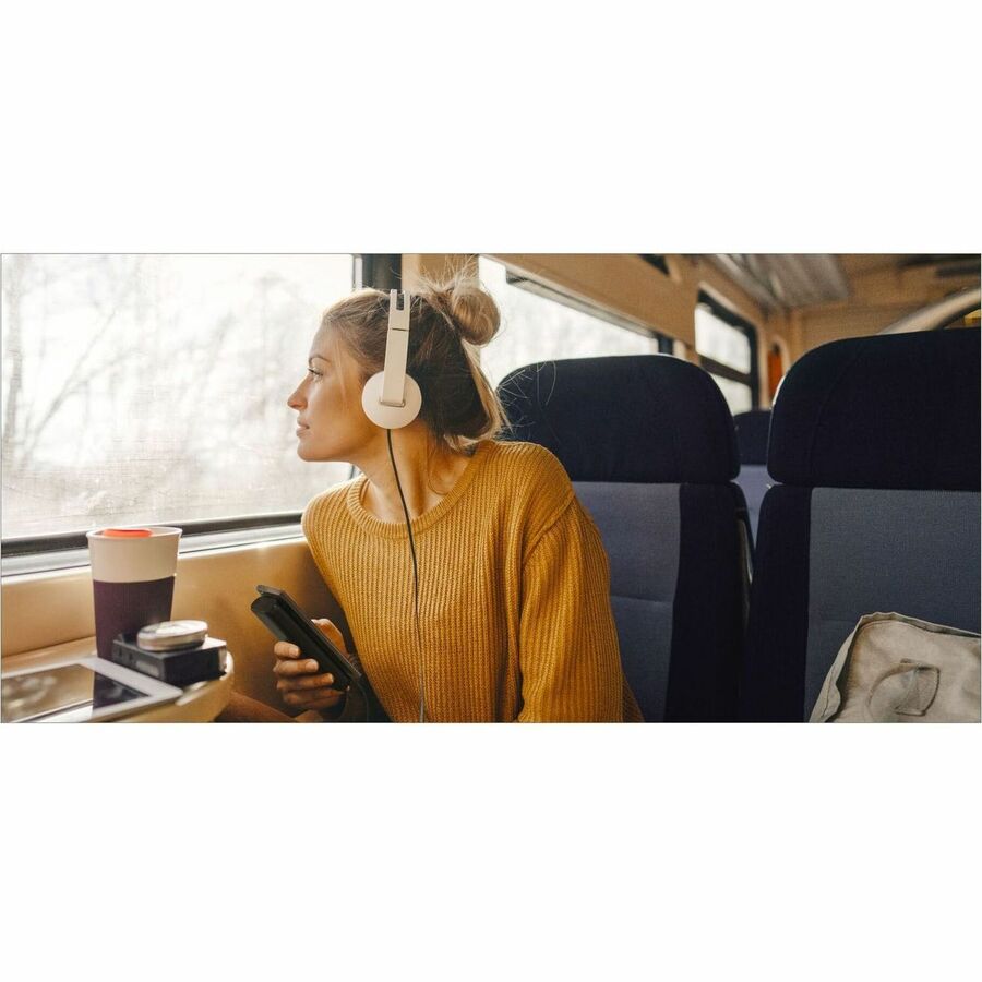 Belkin 20W 3-port USB Power Bank - 20K mAh - 2xUSB-A (12W), 1xUSB-C (15W) - Portable Charger - w/ USB-C to USB-C Cable - Black