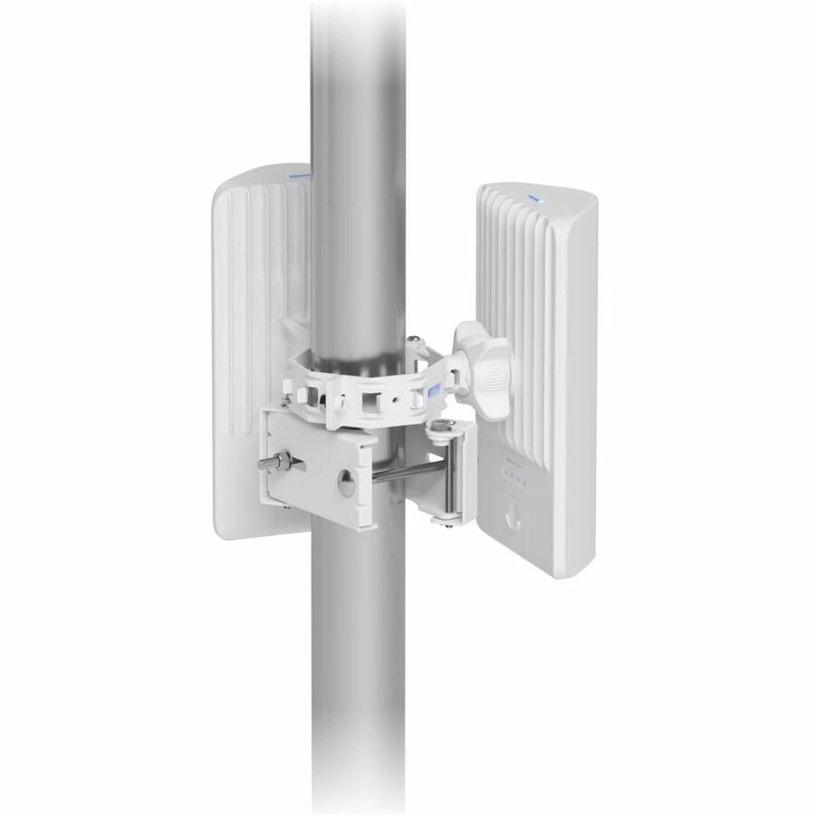 Ubiquiti Corrosion-resistant pole mount that supports up to four Wave AP Micros for full 360 broadcasting., Wireless