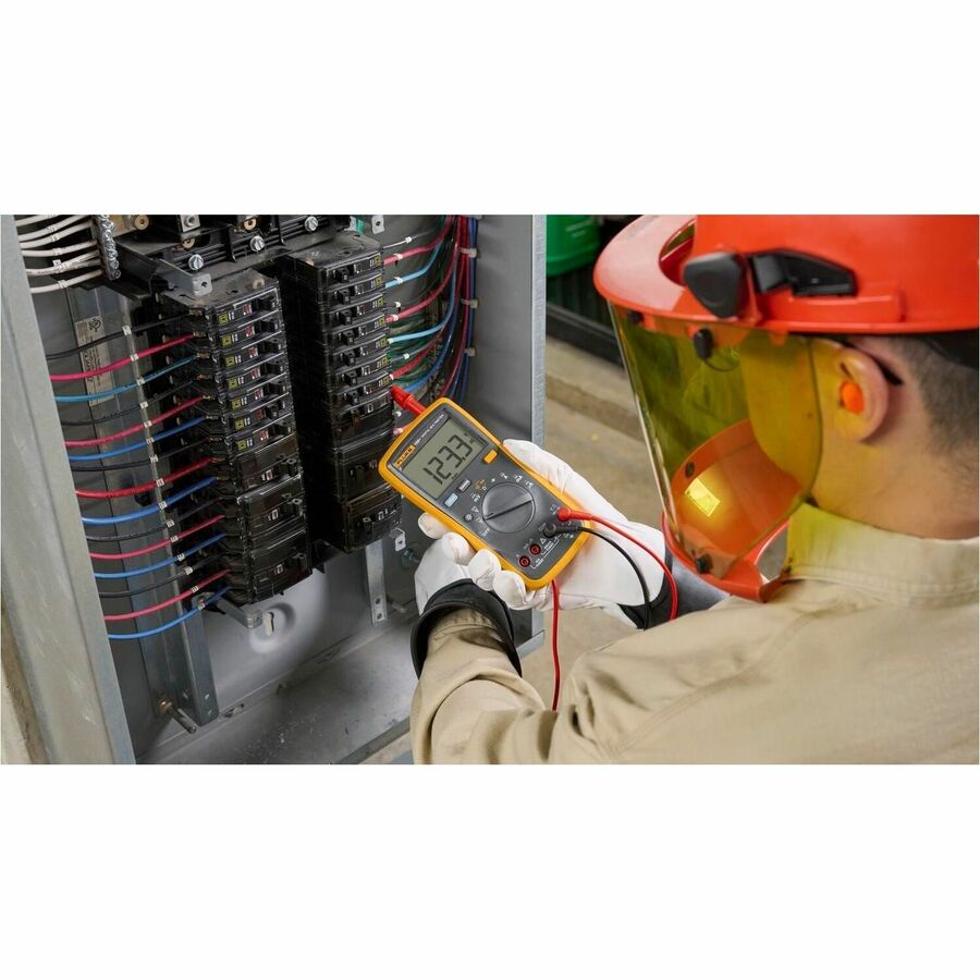 Fluke 15B+-R,Basic DMM, CAT III, Retail