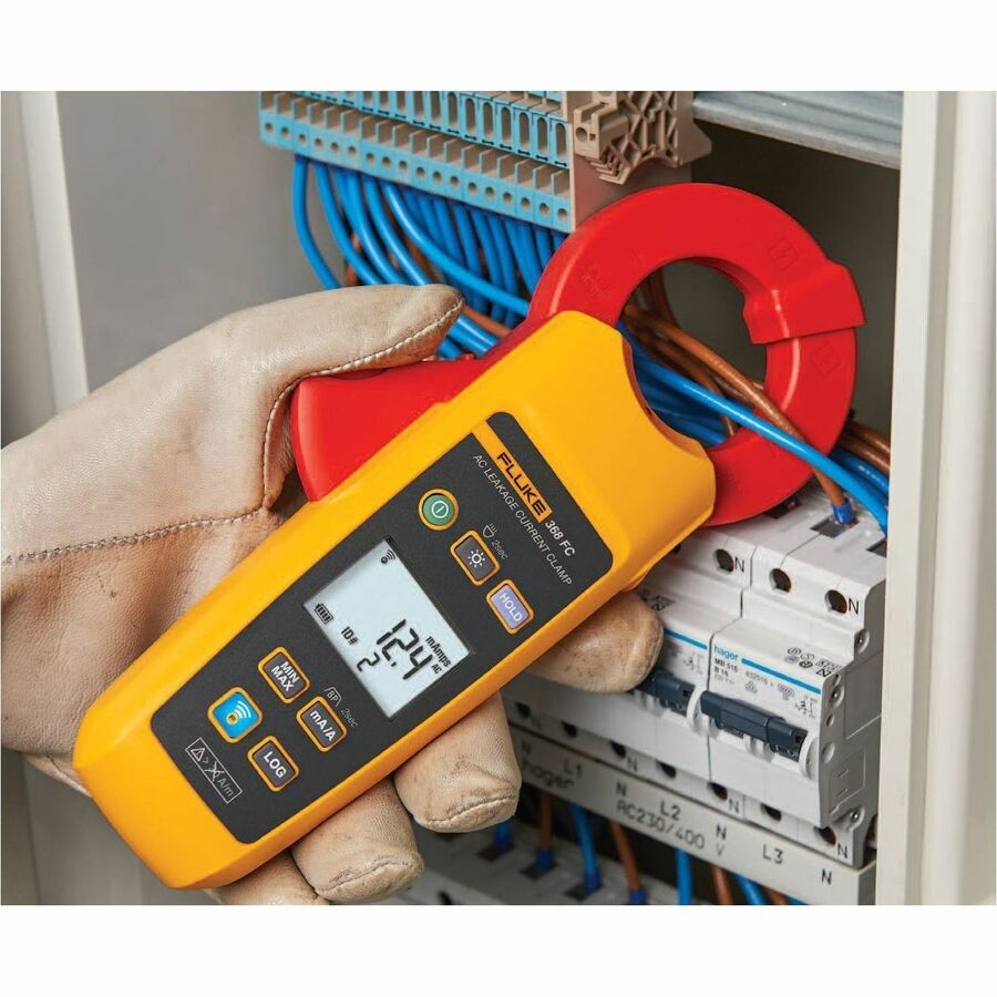 FLUKE Product overview: Fluke 368 FC Leakage Current Clamp Meter | Reduce downtime - Find leakage currents without taking equipment offline, 1.57 in