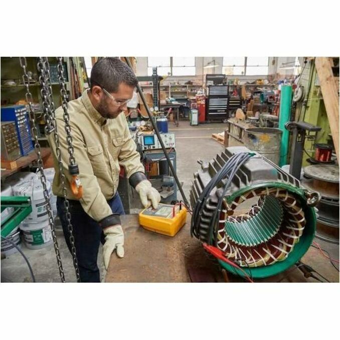 FLUKE 2500V INSULATION TESTER