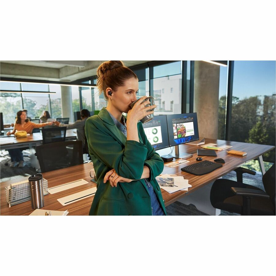 Poly Voyager Free 20 Black Earbuds +Basic Charge Case United States / Canada English