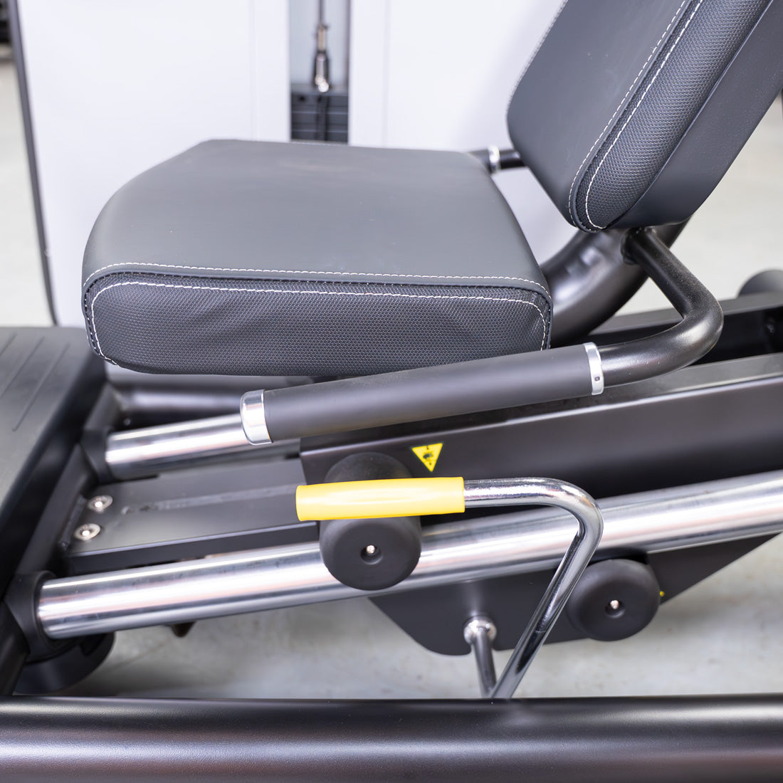 Vogue Selectorized Leg Press | 240lb Stack | Muscle D